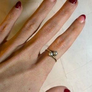 Native Pearl and Yellow Gold Bypass Antique Ring - Image 3