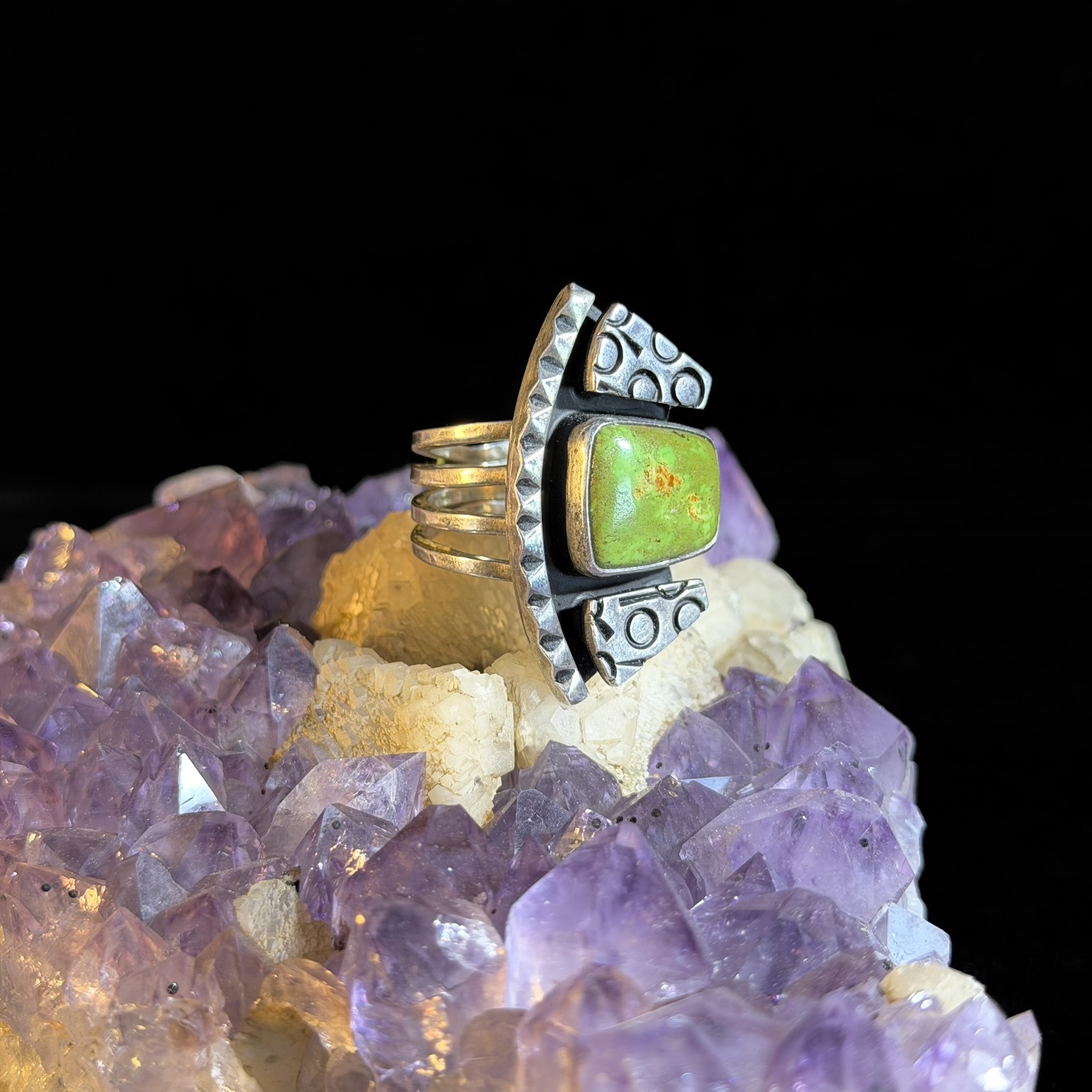 Rare Gaspeite and Sterling Silver Jeff Dawald Ring - Image 2